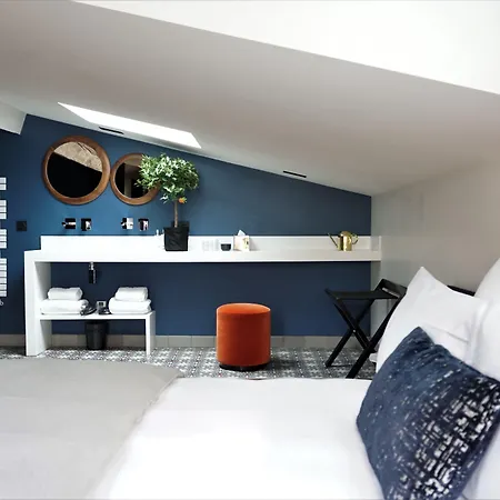 Cardinal Centre Hotel