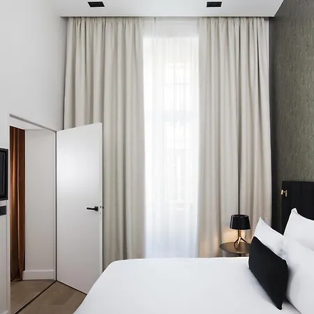 Cardinal Centre Hotell 3*