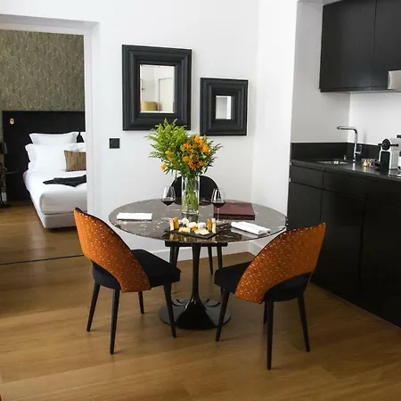 Hotel Cardinal Centre 3*