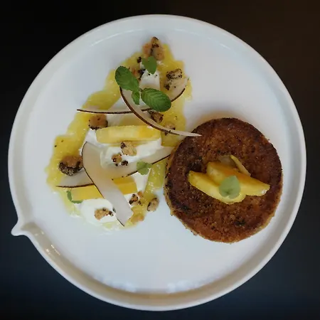 Cardinal Centre Hotell 3*