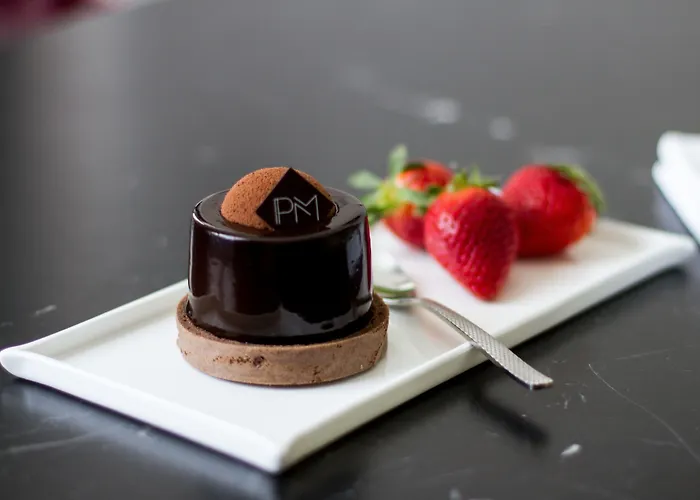 Cardinal Centre Hotel 3*