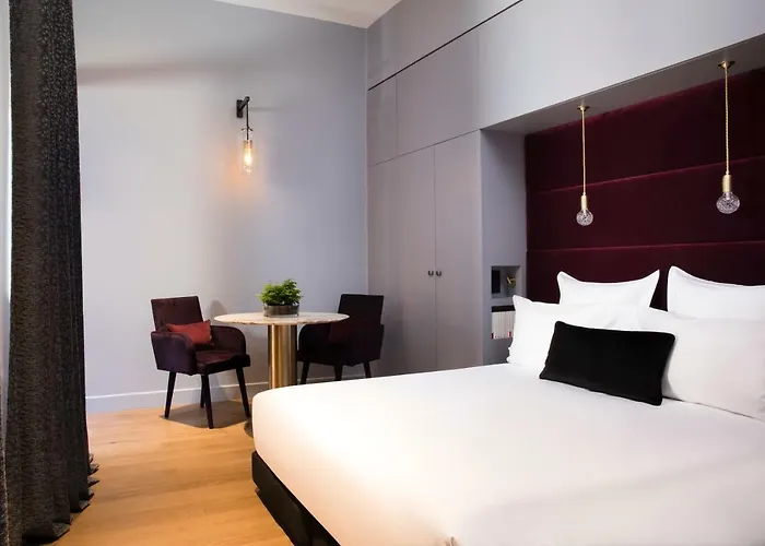 Cardinal Centre Hotel 3*